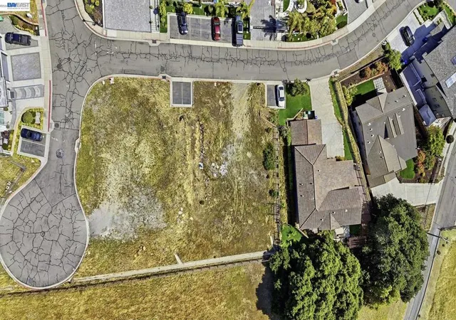 3rd image of 3588 Sarita St, Fairview, CA 94542 | MLS# 41135449