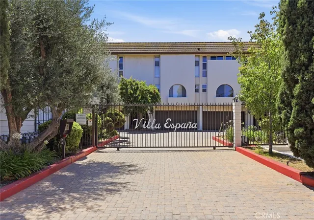 Homes for sale in Encino, CA | 5218 Lindley Ave #3, Encino, CA 91316 | MLS# SR26099119
