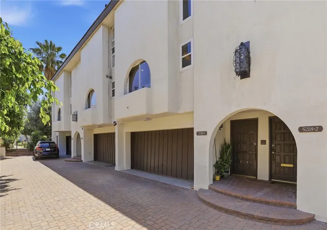 Homes for sale in Encino, CA | 5218 Lindley Ave #3, Encino, CA 91316 | MLS# SR26099119
