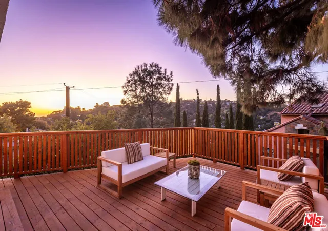 25th image of 8300 Grand View Dr, Los Angeles, CA 90046 | MLS# 26836871