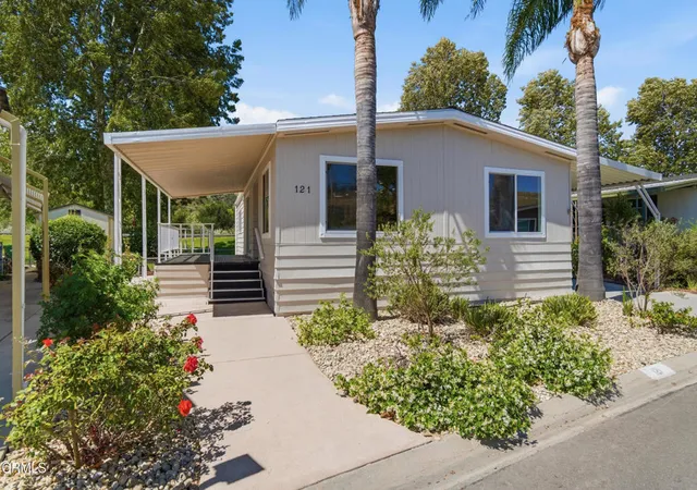 2nd image of 15750 Arroyo Dr #121, Moorpark, CA 93021 | MLS# V1-36537