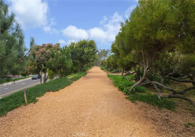 2nd image of 1720 Ardmore Ave, Hermosa Beach, CA 90254