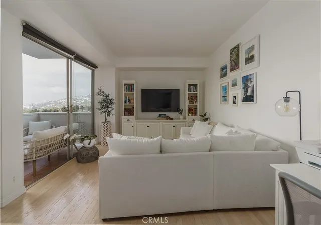 1st image of 7250 Franklin Ave #1008, Los Angeles, CA 90046 | MLS# SR26110376