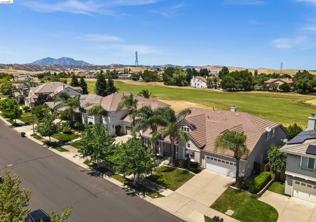 Homes for sale in Brentwood, CA | 540 Lakeview Dr, Brentwood, CA 94513 | MLS# 41135514
