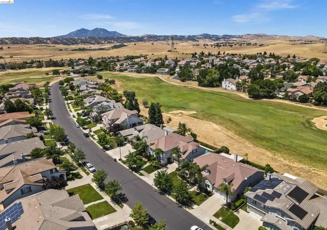 Homes for sale in Brentwood, CA | 540 Lakeview Dr, Brentwood, CA 94513 | MLS# 41135514