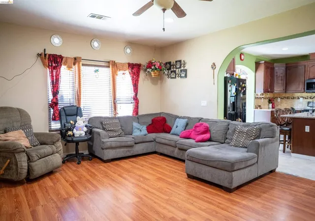 5th image of 505 Tuscany Ct, Patterson, CA 95363 | MLS# 41135527