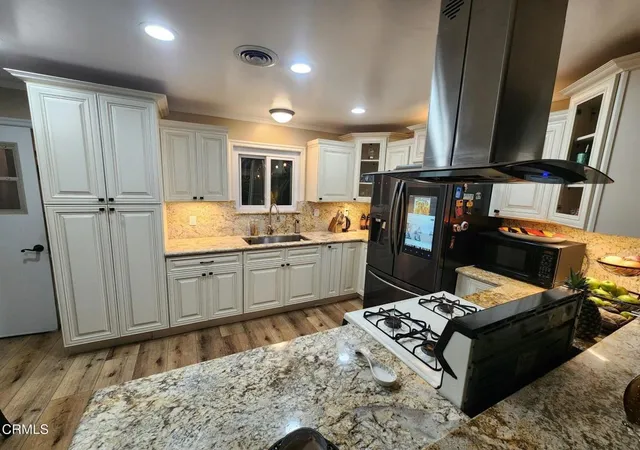 3rd image of 1440 Morris St, Oxnard, CA 93030 | MLS# V1-36546
