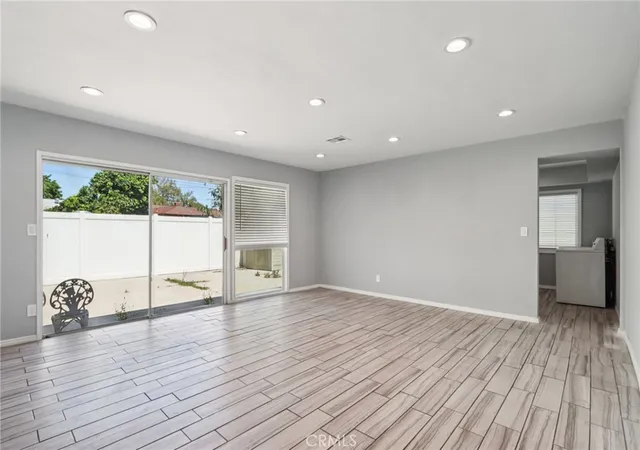 4th image of 14657 Novice St, Panorama City, CA 91402 | MLS# SR26074668
