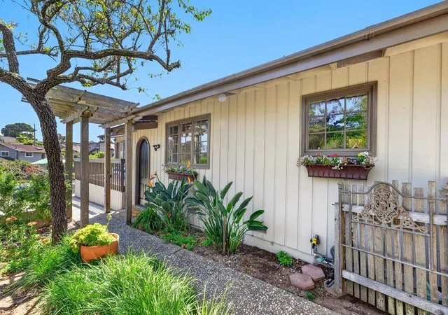 Homes for sale in Aptos, CA | 634 Townsend Dr, Aptos, CA 95003 | MLS# ML82047077