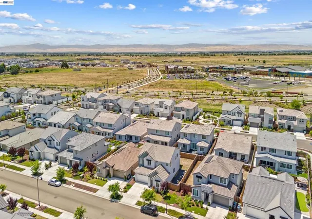 Photo 4 of Single family home for sale at 3482 Dobbins Ct, Lathrop, CA 95330 | MLS# 41135538 | Listing updated on 2026-05-28