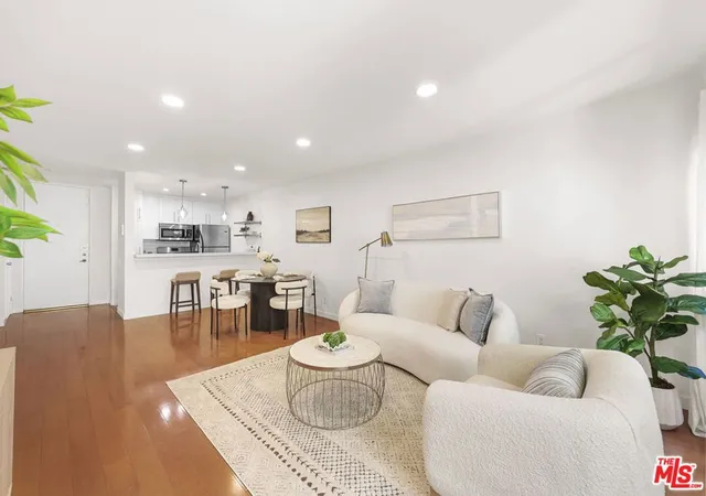 Photo 4 of Condo for sale at 532 N Rossmore Ave #203, Los Angeles, CA 90004 | MLS# 26832121 | Listing updated on 2026-10-01