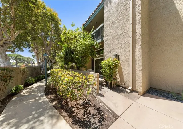 3rd image of 1028 Palo Verde Avenue, Long Beach, CA 90815 | MLS# PW26075271