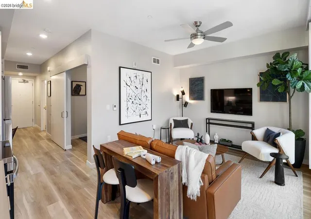 3rd image of 260 Brooklyn Basin Way #467, Oakland, CA 94606 | MLS# 41135545