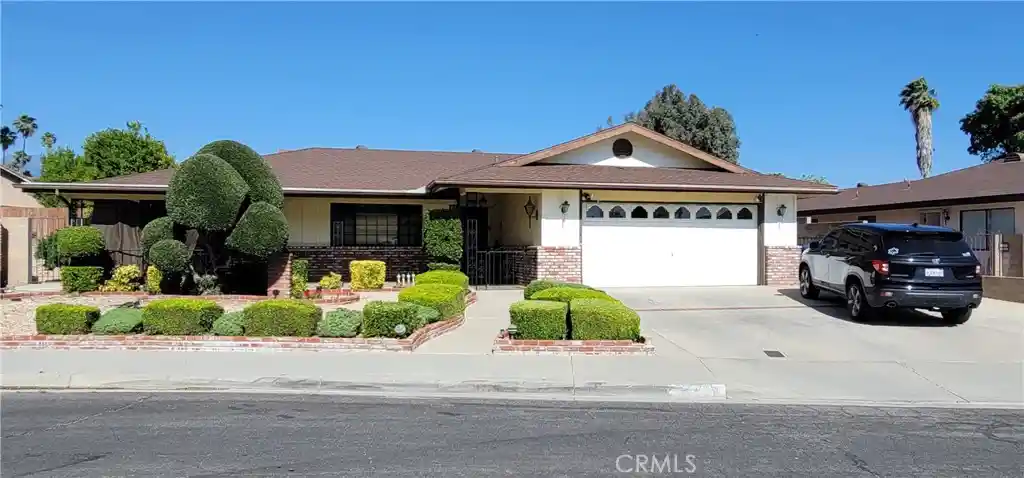 Photo 1 of Sale Pending at 26820 Oxford Ct, Hemet, CA 92544 | MLS# IV26110916 | Listing updated on 2026-10-22