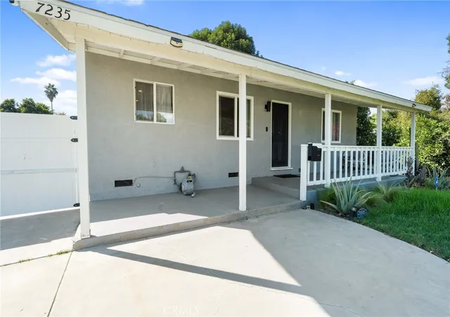 Homes for sale in Reseda, CA | 7235 Yarmouth, Reseda, CA 91335 | MLS# DW26110918
