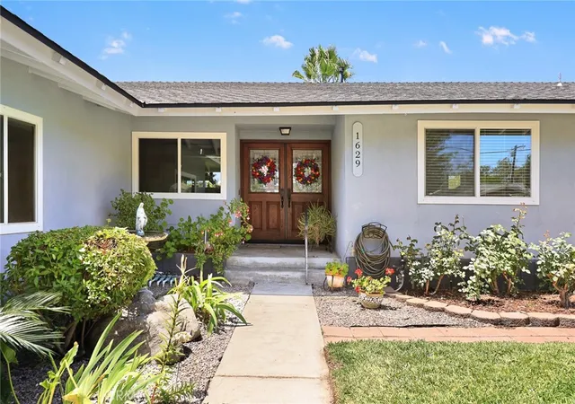 Homes for sale in Claremont, CA | 1629 Sumner Ave, Claremont, CA 91711 | MLS# CV26110807