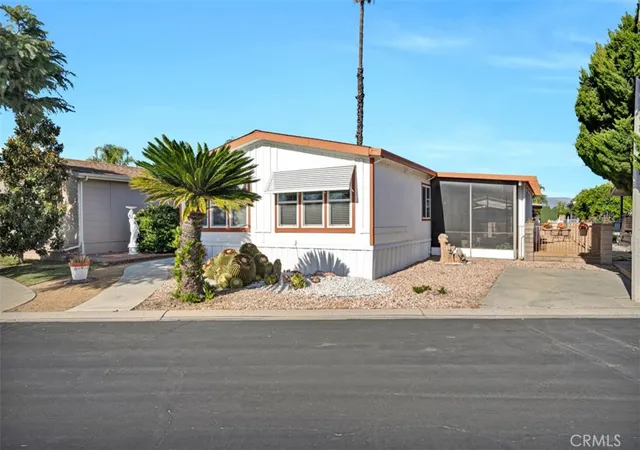 Homes for sale in Hemet, CA | 1275 Bishop Dr, Hemet, CA 92545 | MLS# SW26110967