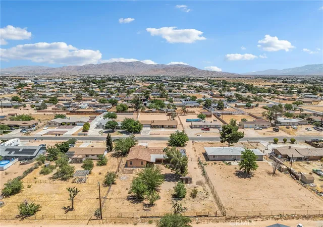 5th image of 13372 Tutelo, Apple Valley, CA 92308 | MLS# HD26110906