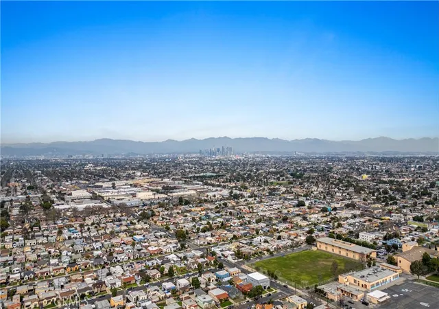 39th image of 2049 W 71st St, Los Angeles, CA 90047 | MLS# DW26111021