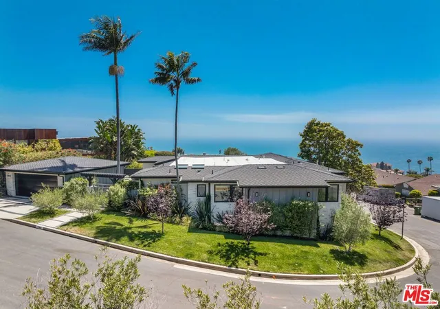 1st image of 17810 Sabbiadoro Wy, Pacific Palisades, CA 90272 | MLS# 26837035
