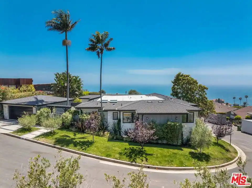Photo 1 of Sale Pending at 17810 Sabbiadoro Way, Pacific Palisades, CA 90272 | MLS# 26837035 | Listing updated on 2026-10-16