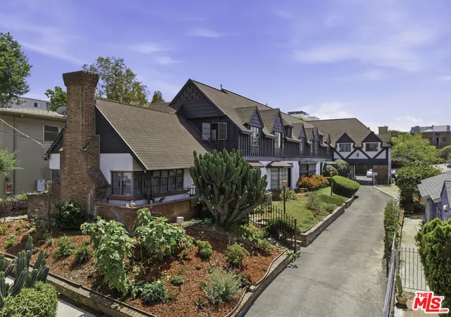 2nd image of 2556 W 5th St, Los Angeles, CA 90057 | MLS# 26837293