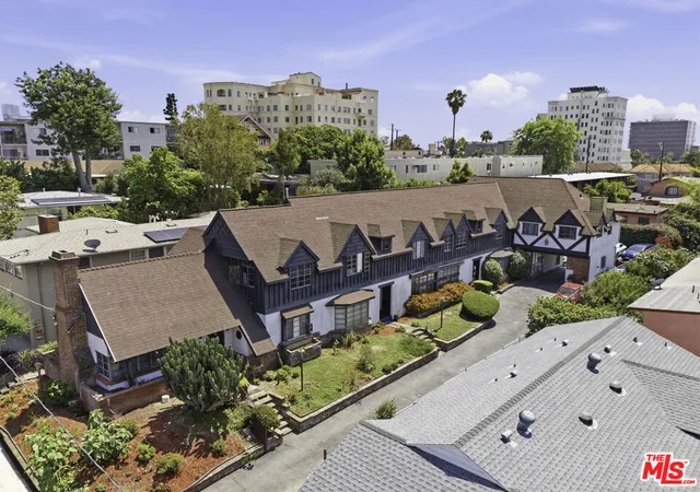 3rd image of 2556 W 5Th St, Los Angeles, CA 90057 | MLS# 26837293