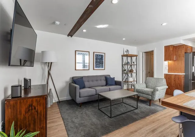 2nd image of 431 Capp St, San Francisco, CA 94110