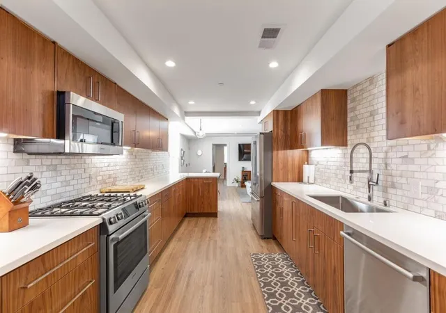4th image of 431 Capp St, San Francisco, CA 94110