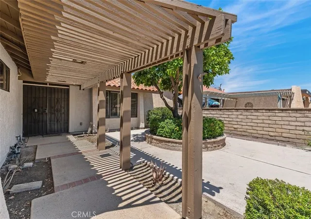 Photo 3 of Sale Pending at 76624 Florida, Palm Desert, CA 92211 | MLS# AR26110240 | Listing updated on 2026-10-30