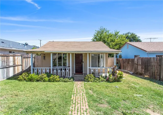 Photo 3 of Single family home for sale at 34963 Acacia Ave, Yucaipa, CA 92399 | MLS# IG26109656 | Listing updated on 2026-10-01