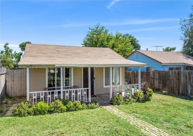 Photo 4 of Single family home for sale at 34963 Acacia Ave, Yucaipa, CA 92399 | MLS# IG26109656 | Listing updated on 2026-10-01