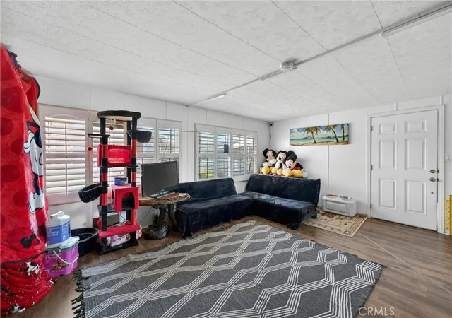 Photo 2 of Manufactured home for sale at 15621 Beach Blvd #Spc 127, Westminster, CA 92683 | MLS# PW26109532 | Listing updated on 2026-09-04
