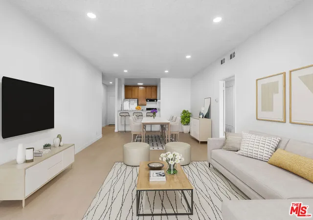 2nd image of 424 S Westmoreland Ave #210, Los Angeles, CA 90020 | MLS# 26837237