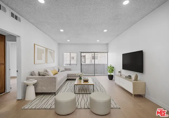 5th image of 424 S Westmoreland Ave #210, Los Angeles, CA 90020 | MLS# 26837237