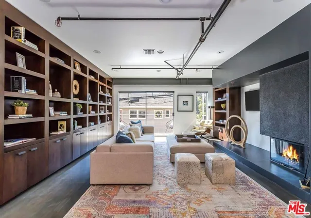 4th image of 1212 Abbot Kinney Blvd #1, Venice, CA 90291 | MLS# 26837207