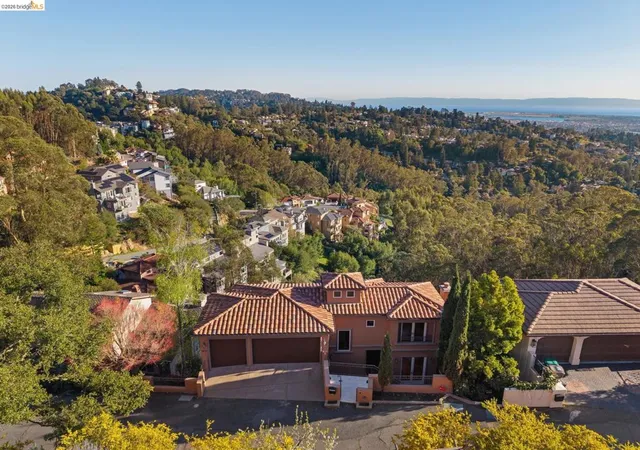 3rd image of 6611 Elverton Dr, Oakland, CA 94611 | MLS# 41135594