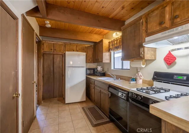 Photo 4 of House for sale at 42628 La Cerena, Big Bear Lake, CA 92315 | MLS# IG26107188 | Listing updated on 2026-10-06