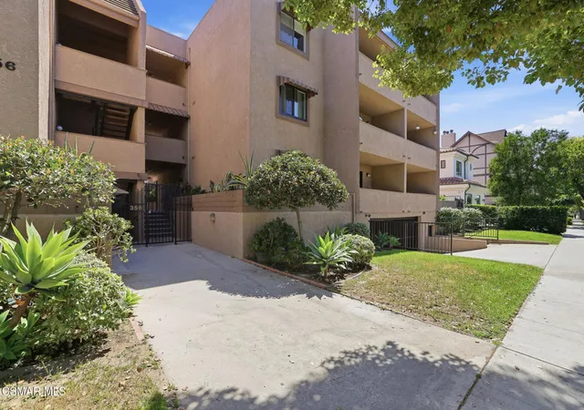 image of 356 W California Ave, Glendale, CA 91203