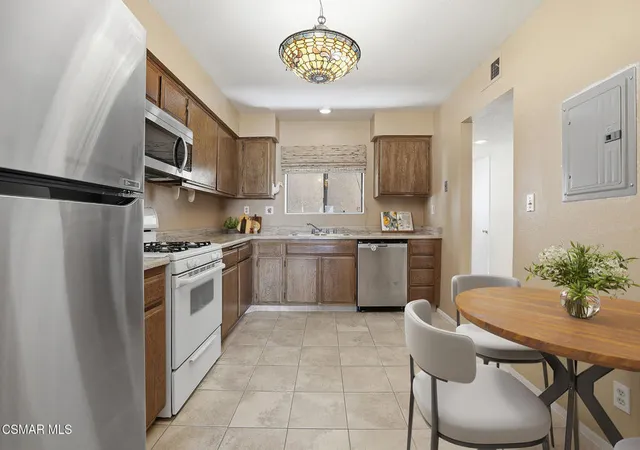 image of 356 W California Ave #7, Glendale, CA 91203 | MLS# 226002388