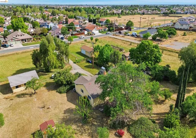 4th image of 209 Honey Ln, Oakley, CA 94561 | MLS# 41135612