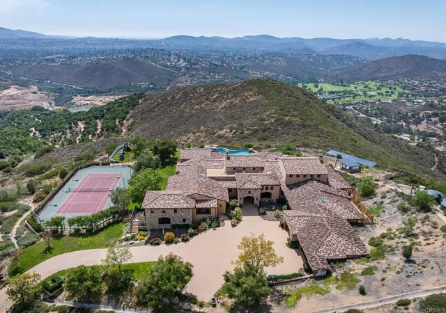 3rd image of 18000 Sunset Point Dr, Poway, CA 92064 | MLS# NDP2604937