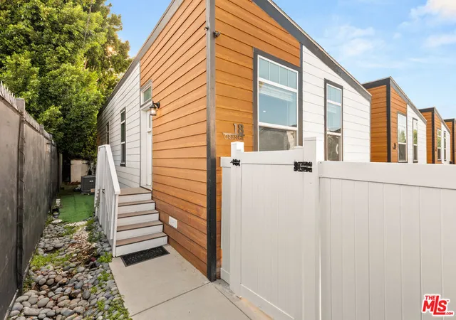 Photo 3 of Manufactured home for sale at 8250 Lankershim Blvd #112, North Hollywood, CA 91605 | MLS# 26837307 | Listing updated on 2026-09-22