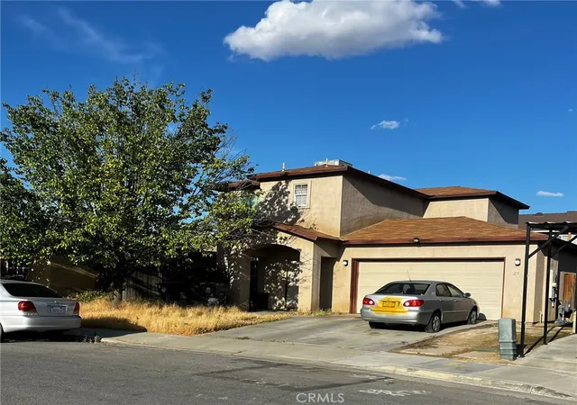 Photo 1 of Single family home for sale at 25 Del Playa Dr, Bakersfield, CA 93307 | MLS# DW26111438 | Listing updated on 2026-05-28