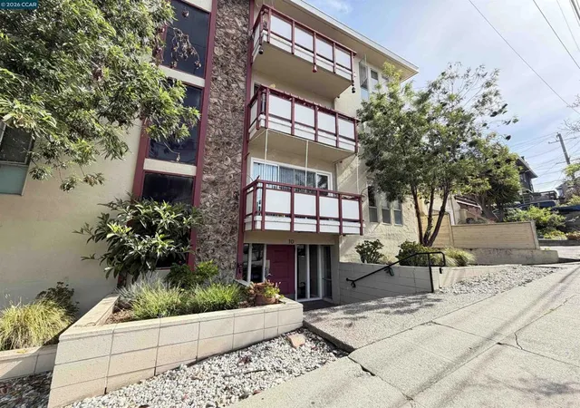 Homes for sale in Oakland, CA | 10 Moss Ave, Oakland, CA 94610 | Houzeo