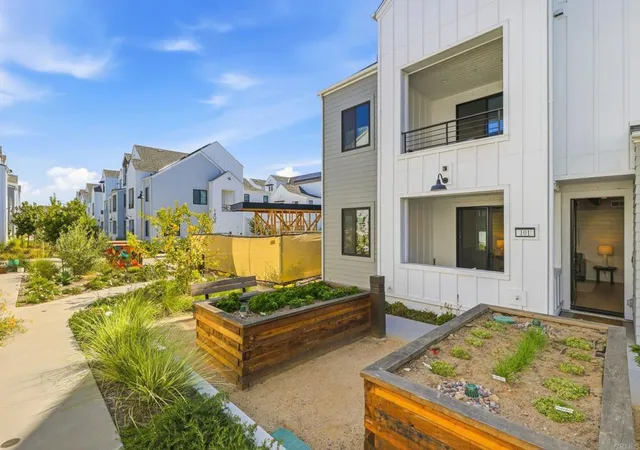 Homes for sale in Encinitas, CA | 1601 San Remo Pl #101, Encinitas, CA 92024 | MLS# NDP2604950