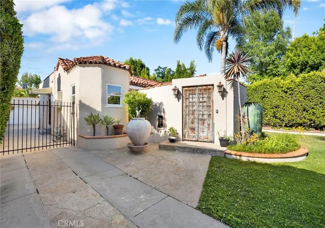 3rd image of 11301 Blix, West Toluca Lake, CA 91602 | MLS# OC26110980