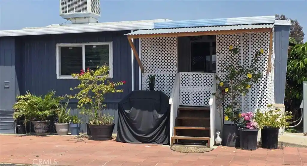 Photo 1 of Manufactured home for sale at 15325 Orange Ave #B-29, Paramount, CA 90723 | MLS# DW26111427 | Listing updated on 2026-08-01