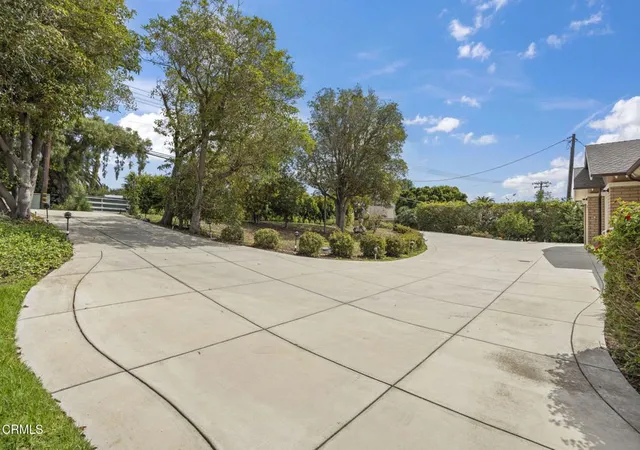 Photo 2 of Mansion for sale at 569 Valley Vista Dr, Camarillo, CA 93010 | MLS# V1-36565 | Listing updated on 2026-07-12