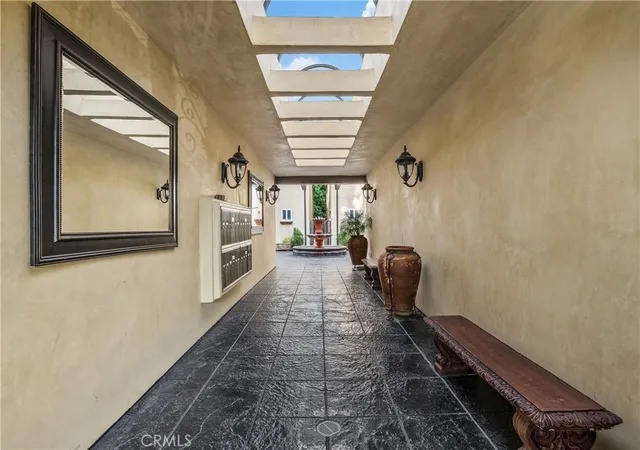 3rd image of 4128 Whitsett #109, Studio City, CA 91604 | MLS# GD26110375
